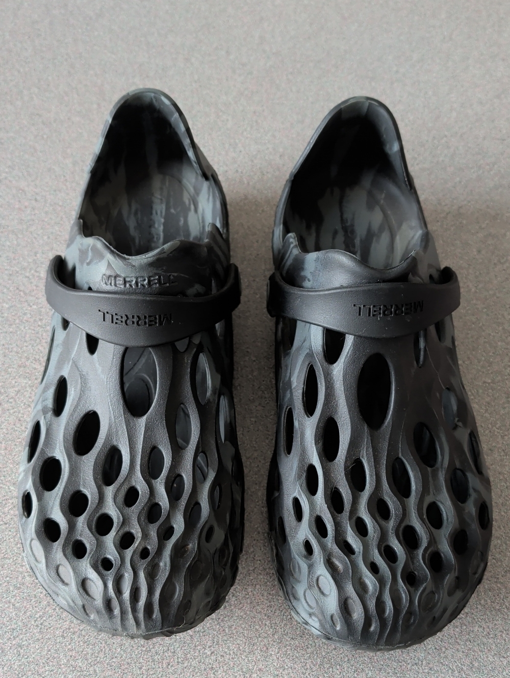 Merrell Men's Black Vented Foam Clogs with Heel Strap